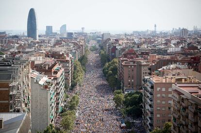 Vista aérea de la Meridiana de Barcelona minutos antes de que comenzara a moverse el puntero que recorrió toda la avenida hasta el Parlament.