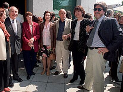 De izquierda a derecha, Rosa Regás, Tomás Eloy Martínez, Amaya Lezcano, Clara Sánchez, Manuel Vicent, Concha García Campoy y Andrés Vicente Gómez.