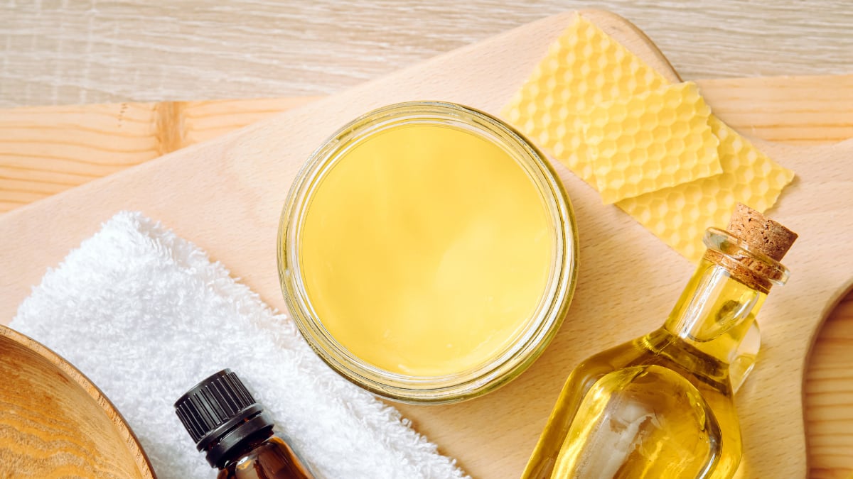 El secreto de la cera de abeja natural para la limpieza de tu hogar