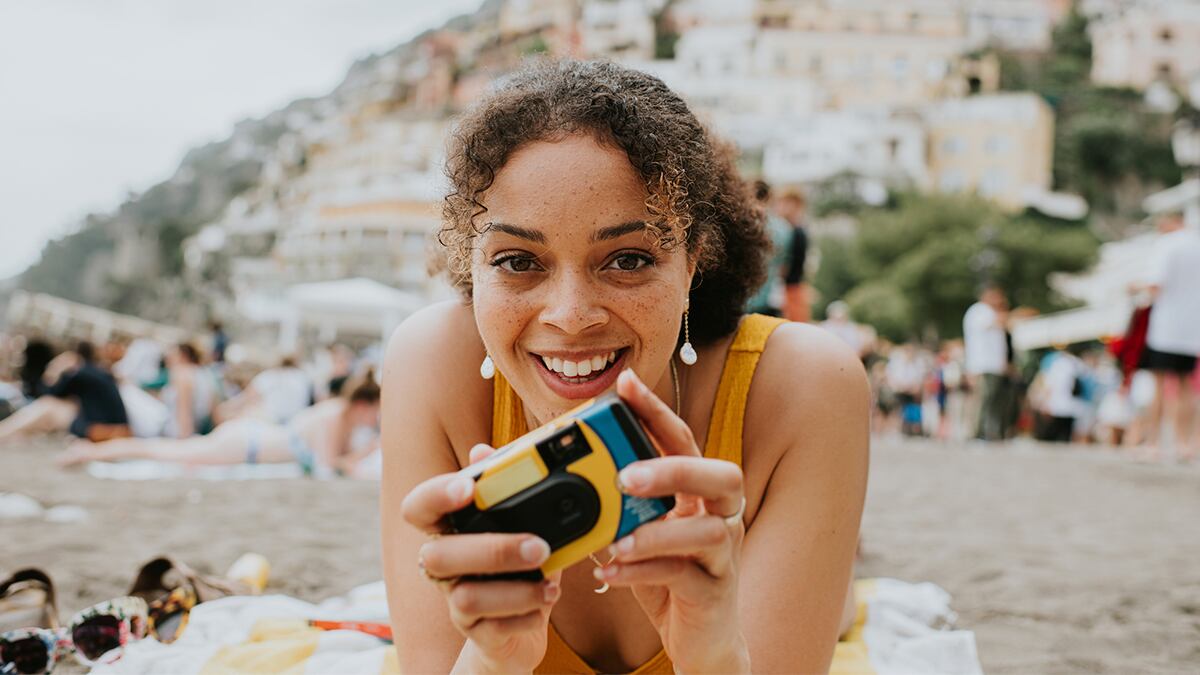 Esta cámara desechable que hace fotos ‘vintage’ es perfecta para tus vacaciones 