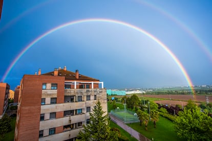 Un arcoíris doble o supernumerario dejó esta bonita estampa el pasado viernes en Logroño.