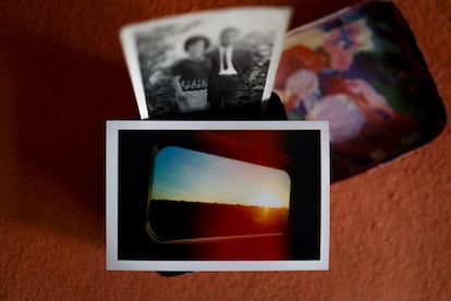 'Una ventana a la que asomarse cuando falten el aire y la luz'.
