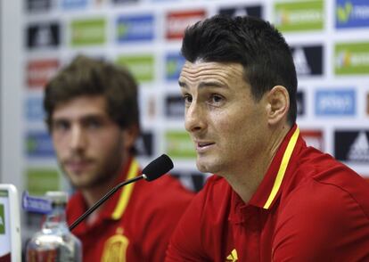 Aduriz y Sergi Roberto, en rueda de prensa