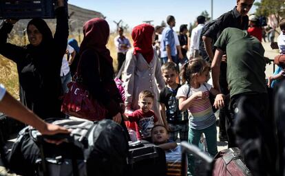 Refugiados sirios vuelven a su país desde Turquía.