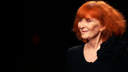 "Mi madre ha fallecido esta noche en París, en su casa, a las cinco de la madrugada, como consecuencia de la enfermedad de Parkinson", con este escueto comunicado Nathalie Rykiel, hija de la legendaria diseñadora, anunciaba que la enfermedad le había ganado la partida a los 86 años de edad. La creadora mantuvo en secreto durante 15 años que estaba enferma y lo hizo público en 2012.