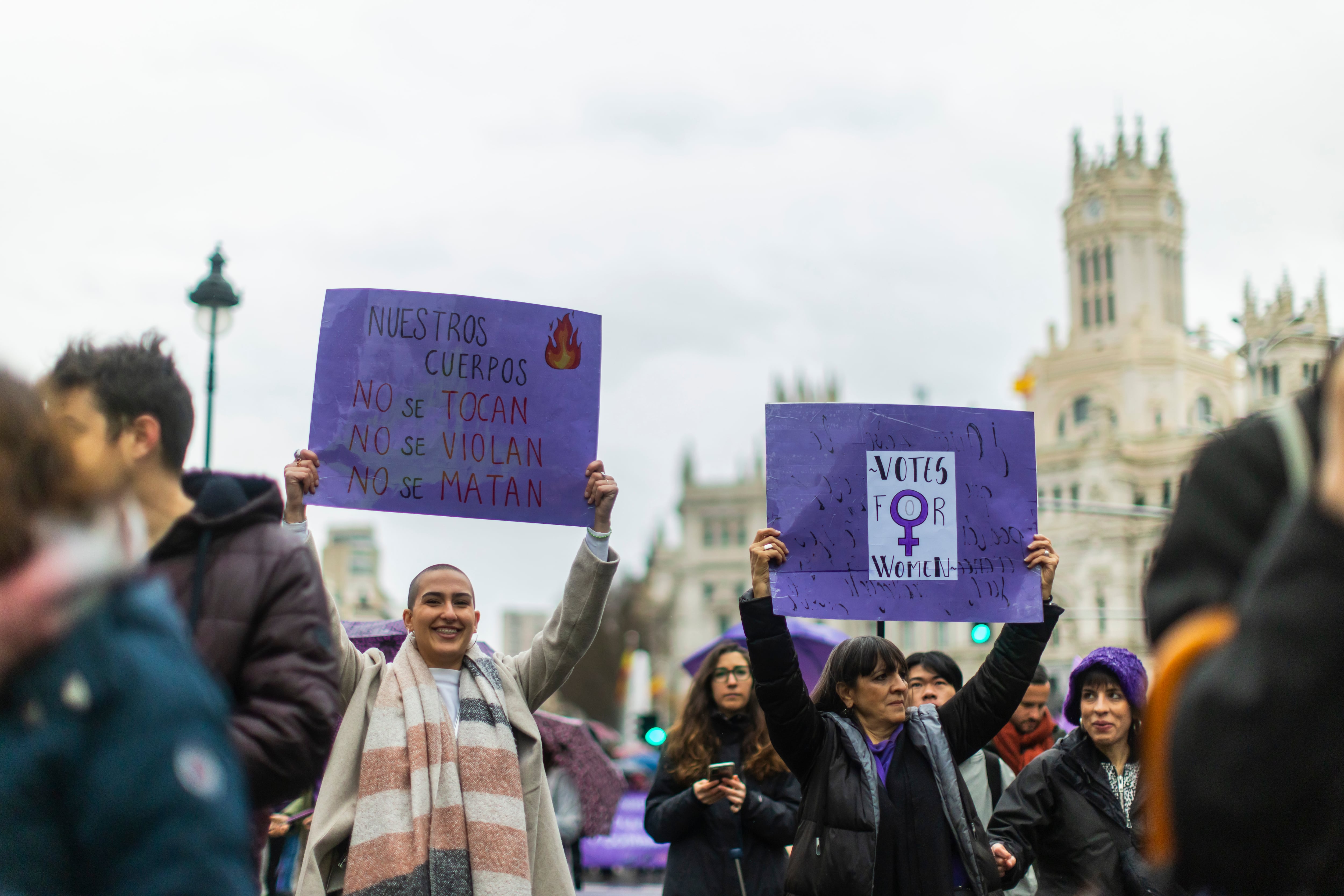 Manifestazioni femministe in Spagna il 25 novembre per combattere la violenza di genere