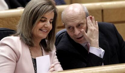 Wert charla con F&aacute;tima B&aacute;&ntilde;ez en el Senado.