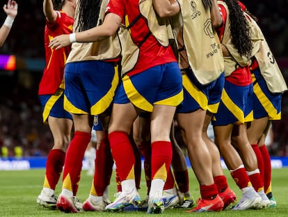 Bern (Switzerland), 18/07/2025.- Players of Spain celebrate the 2-0 goal during the UEFA Women's EURO 2025 quaterfinal soccer match between Spain and Switzerland in Bern, Switzerland, 18 July 2025. (España, Suiza) EFE/EPA/ANTHONY ANEX