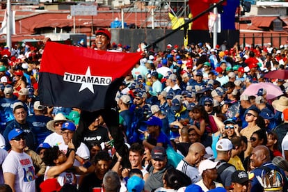 Seguidores de Nicolás Maduro, asisten al cierre de su campaña.