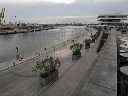 El edificio Veles e Vents, al fondo, es uno de los elementos más conocidos de la Marina Real.