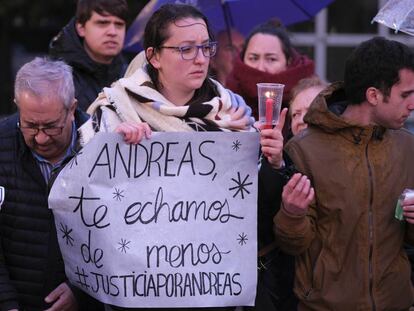 Vigilia en la noche del miércoles por la muerte de Andreas, en Oviedo. 