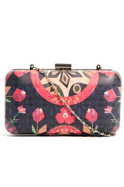 Clutch estampado de Textile Federation (49,32 euros).