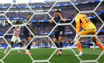 Autogol de Paraguay durante el encuentro ante Estados Unidos, este viernes.
Matthew Childs (REUTERS)