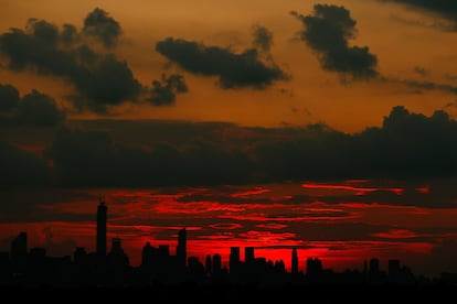 Um pôr do sol em Nova York, em 1 de setembro de 2014.