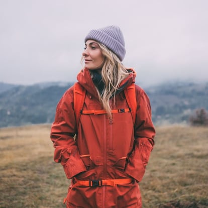 Prendas de Helly Hansen.