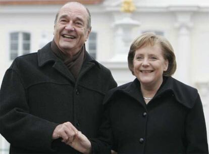 Angela Merkel y Jacques Chirac hoy en el Palacio de Meseberg, al norte de Berlín
