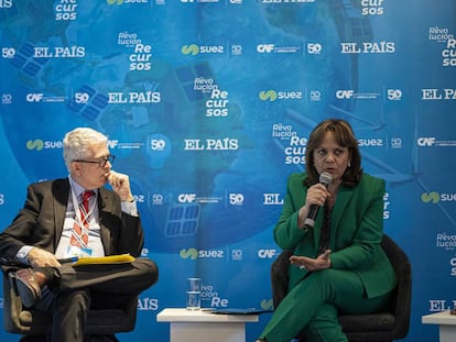 Javier Moreno, director de EL PAÍS América con Martha Delgado, subsecretaria para Asuntos Multilaterales y Derechos Humanos.