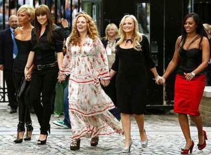 Las Spice Girls ayer en su presentación en Londres.