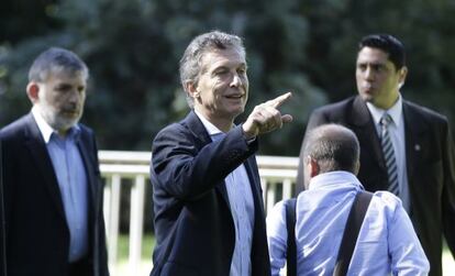 Macri em meio a membros de seu gabinete.