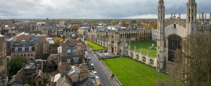 Exterior de la Universidad de Cambridge (Reino Unido).