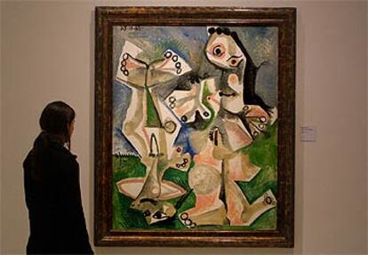 <i>Hombre y mujer desnudos,</i> óleo de 1965 de Picasso que se exhibe en la muestra de Barcelona.