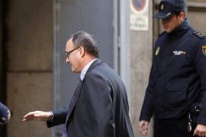 El gobernador del Banco de España, Luis María Linde, a su llegada hoy a la Audiencia Nacional. EFE/Archivo