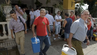 Vendimiadores andaluces que partían ayer hacia Francia desde Bailén (Jaén)