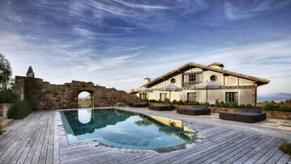 Piscina del hotel Iturriaga, en Getaria (Gipuzkoa). 