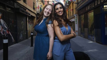 Zua Méndez y Teresa Lozano en Lavapiés, Madrid.