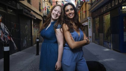 Zua Méndez y Teresa Lozano en Lavapiés, Madrid.