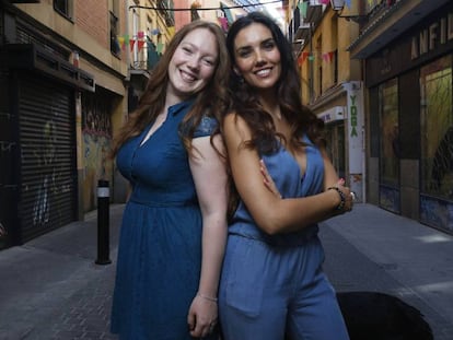 Zua Méndez y Teresa Lozano en Lavapiés, Madrid.