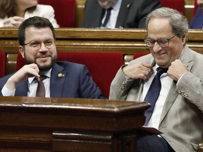 Quim Torra y Pere Aragonès en el pleno del Parlament.
 
