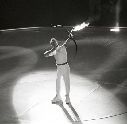 Antonio Rebollo enciende el pebetero en Barcelona 92.