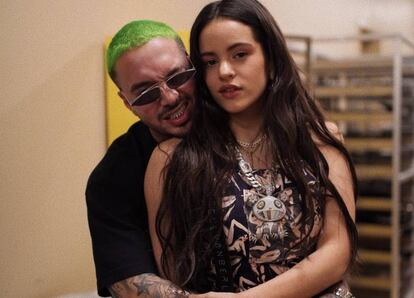 J Balvin con Rosalía en una foto que el cantante ha publicado en su cuenta de Instagram.