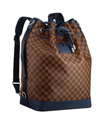 Si tiene previsto algún viaje en su agenda esta mochila de Louis Vuitton es un regalo muy especial (c.p.v).