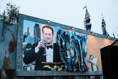 Obras de Dismaland que critica a David Cameron, creación del mismo Banksy.