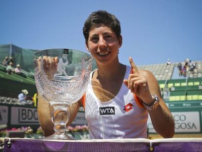 Carla Suárez, con el trofeo.