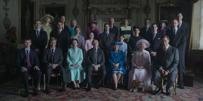 La familia real británica, en la última temporada de 'The Crown'.
