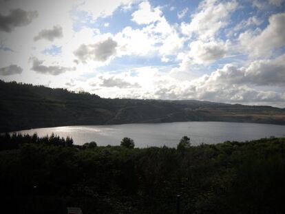 Imagen del lago artificial de Meirama. / GABRIEL TIZ&Oacute;N