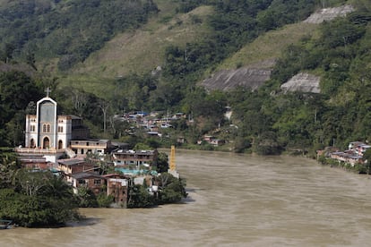 Vista general hoy de una de las comunidades evacuadas ante la apertura de Hidroituango.