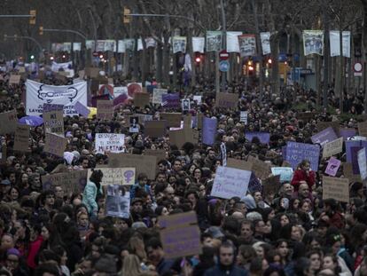 Manifestació feminista a Barcelona, aquest diumenge.