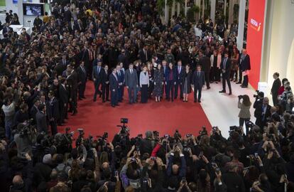 Autoridades posan para la prensa durante la inauguración de la anterior edición de Fitur, celebrada en enero de 2020.