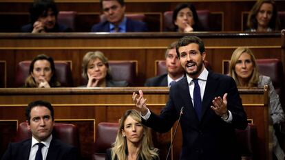 El líder del PP, Pablo Casado, este sábado durante la sesión de investidura de Sánchez.