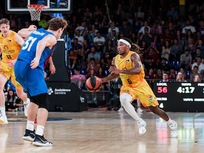 Andrew Albicy, jugador del Gran Canaria, durante el primer partido de playoff de su equipo contra el Barcelona, el viernes.