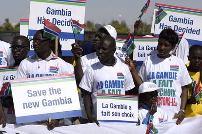 Concentraci&oacute;n por la democracia en Gambia y para que se respete el resultado electoral en Dakar, el s&aacute;bado.