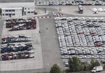 Vista del exterior de la factoría Volkswagen en Pamplona (España). EFE/Archivo