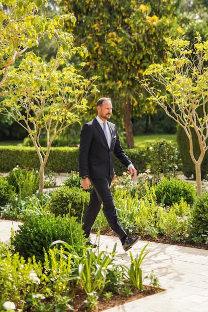 Haakon de Noruega ha sido uno de los pocos invitados que ha podido ser testigo de la ceremonia. En esta ocasión, el príncipe heredero ha acudido solo, sin la compañía de su esposa, la princesa Mette Marit.