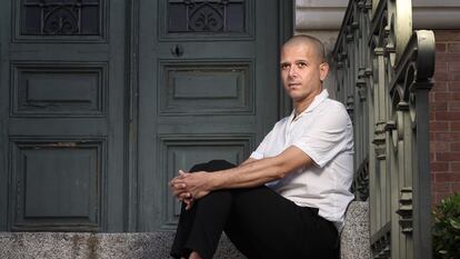 El escritor marroquí Adbelá Taia retratado en la Casa Árabe en Madrid. este miércoles.