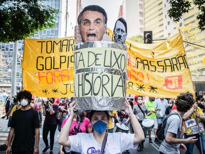 Manifestantes anti-Bolsonaro protestam nas ruas de Belo Horizonte no dia 7 de setembro.