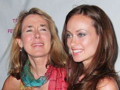 Leslie Cockburn y su hija, la actriz Olivia Wilde, en una premiere en 2009.